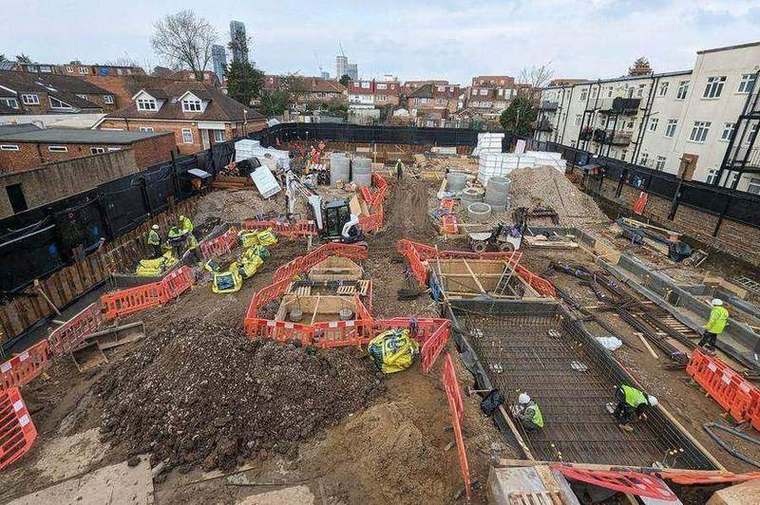 Piling, pile caps and reinforcement