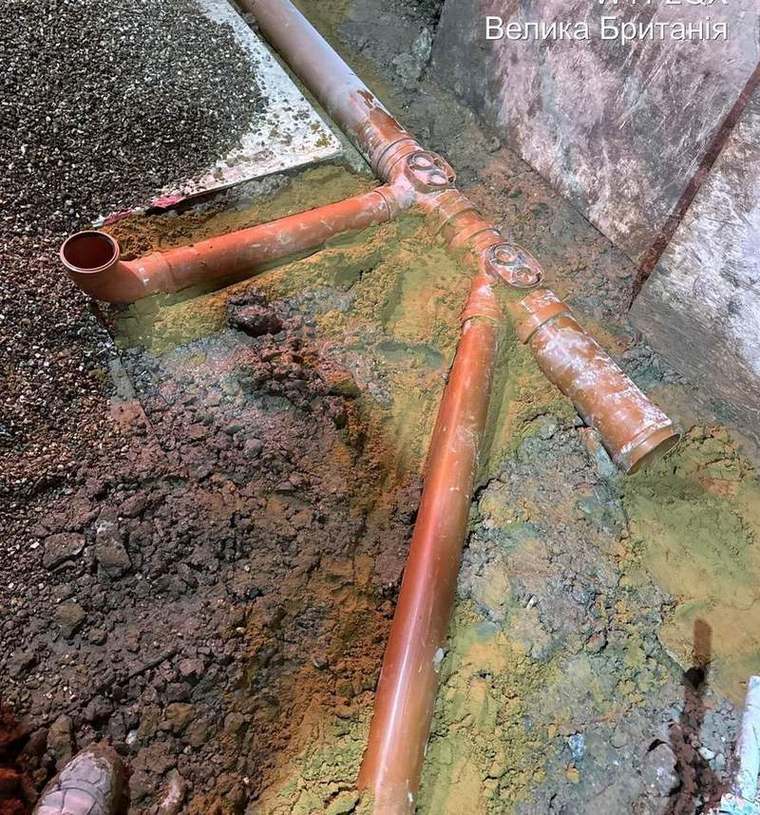 New below-slab drainage laid in the excavation