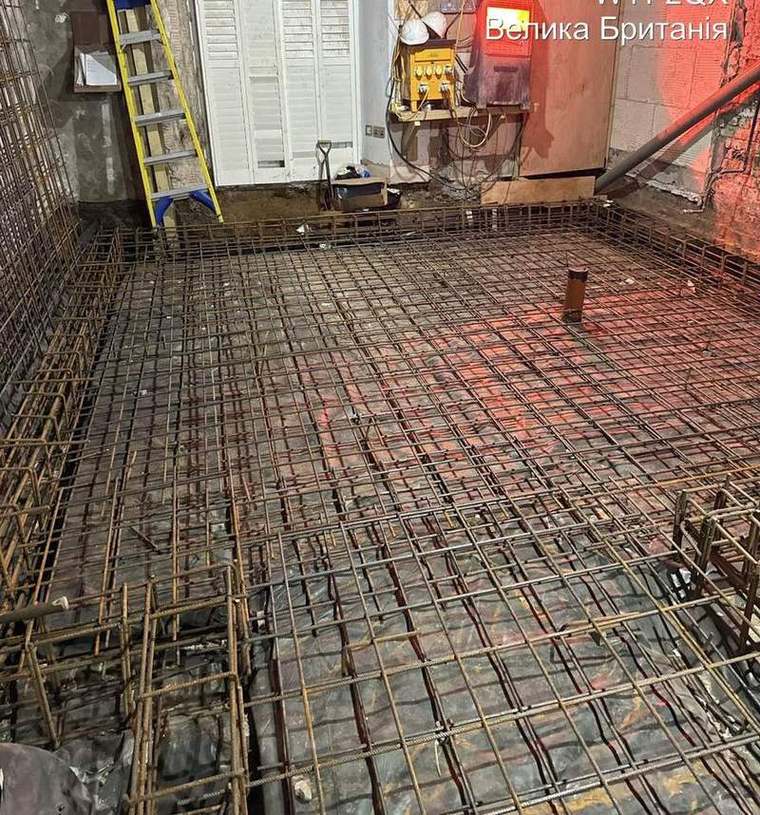 Reinforcement mat across the full floor slab