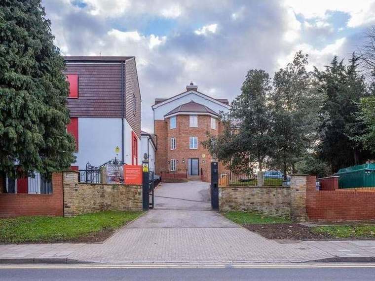 Struan House completed, seen from the approach road
