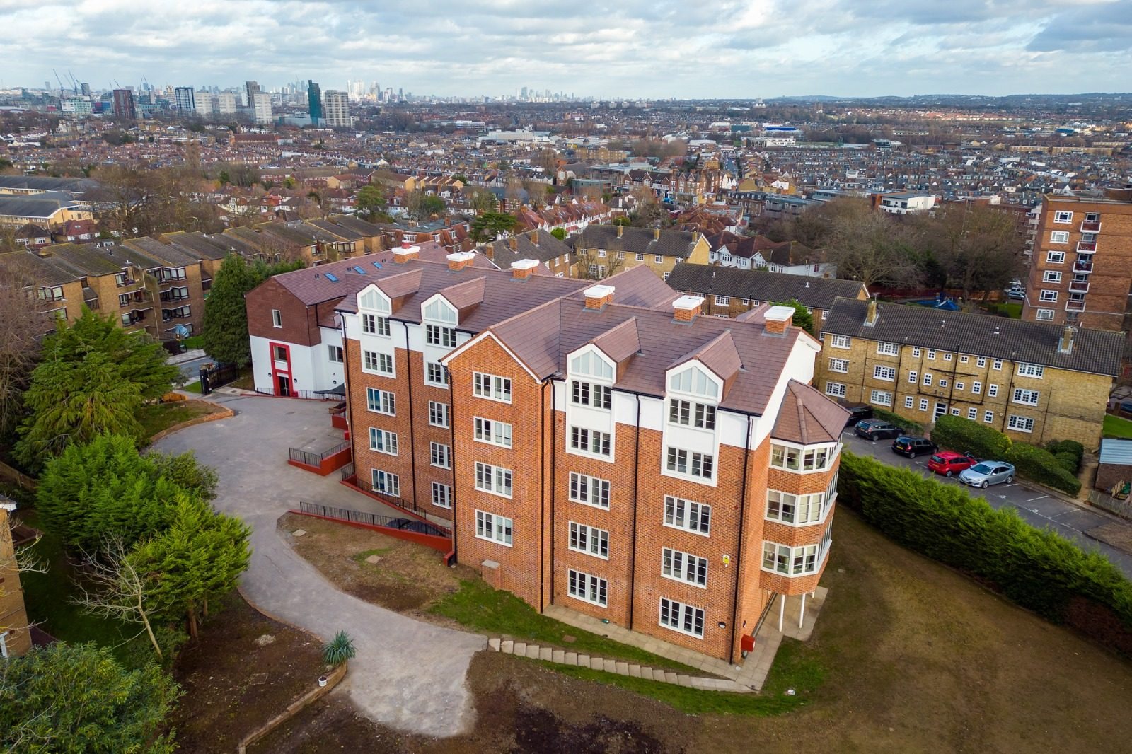 Struan House, Wimbledon — 87 apartments delivered by Wislak Ltd